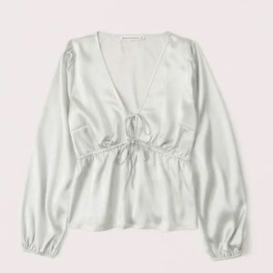 NWOT Abercrombie & Fitch Satin Blouse Size M